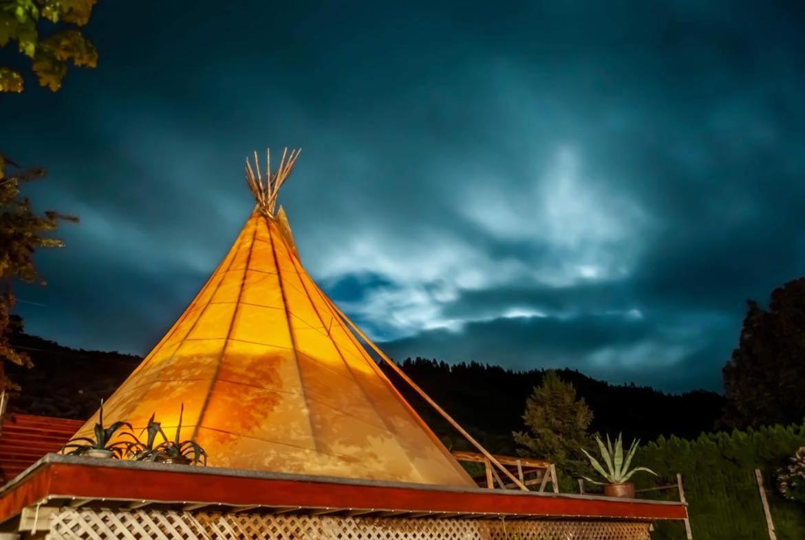 Similkameen Wild Resort & Winery Retreat Osoyoos Εξωτερικό φωτογραφία
